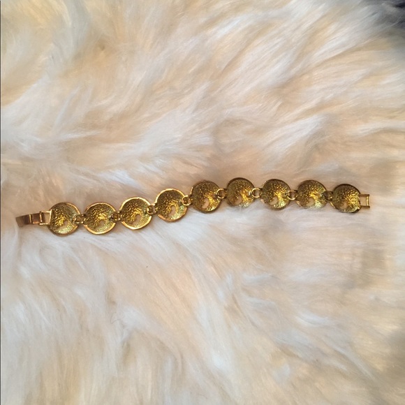 Gold Aztec bracelet - Picture 5 of 6